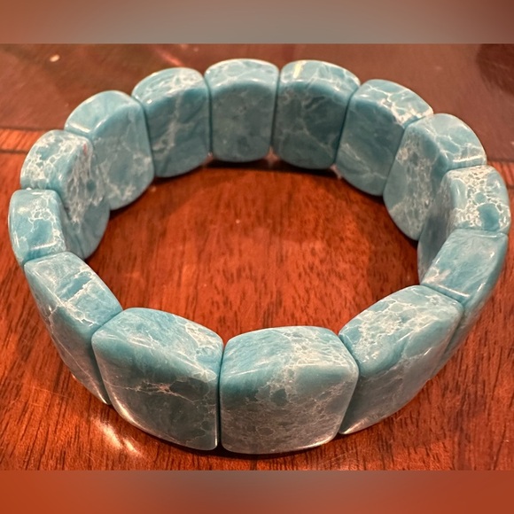 RARE Stunning Larimar Stretch Bracelet 14 Rectangular Beads Sky Blue & White - Picture 5 of 5